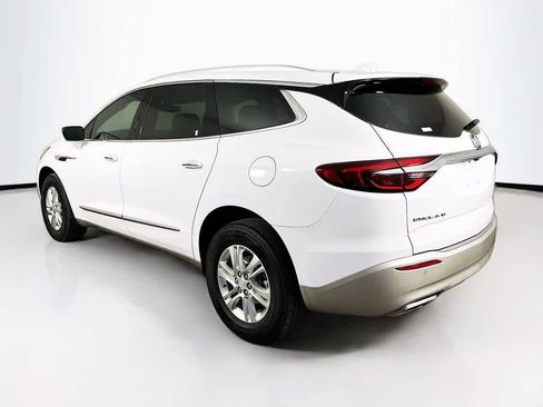 Used 2021 Buick Enclave Essence image 4