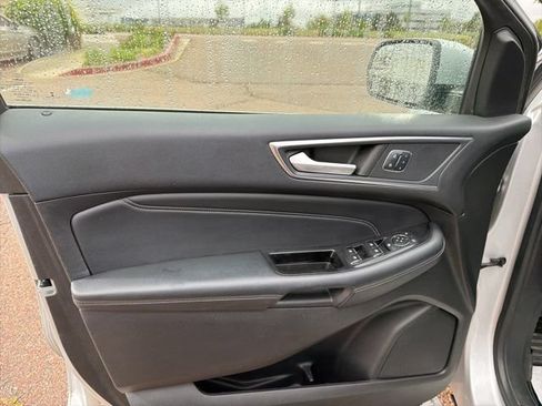 Used 2018 Ford Edge Titanium AWD/4WD image 7