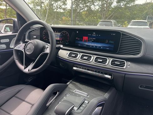 New 2026 Mercedes-Benz GLS 450 4MATIC image 27