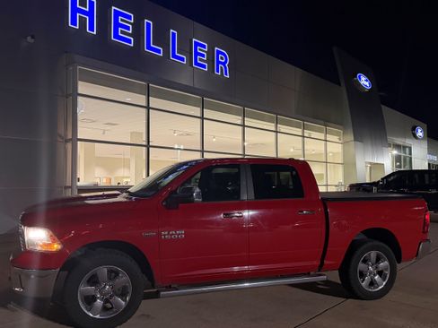 Used 2017 RAM 1500 Big Horn AWD/4WD image 3
