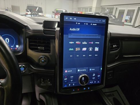 Used 2023 Ford Expedition Platinum image 25