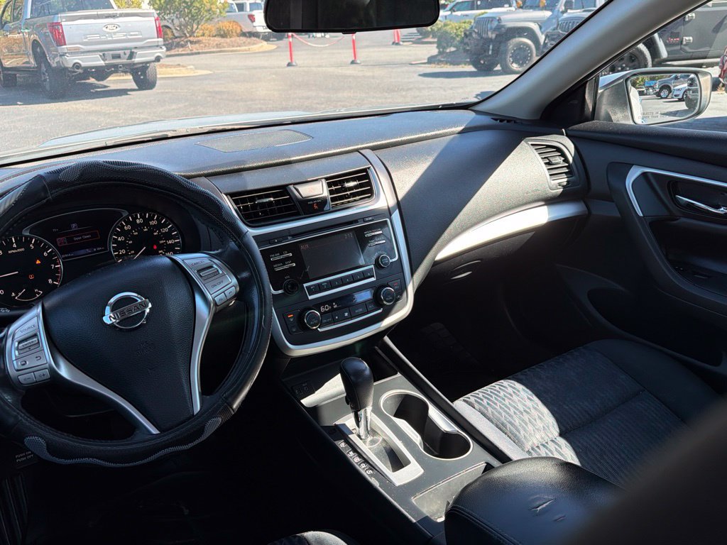 Used 2017 Nissan Altima 2.5 SV FWD image 12