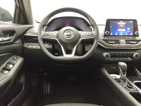 Used 2024 Nissan Altima 2.5 SV image 22