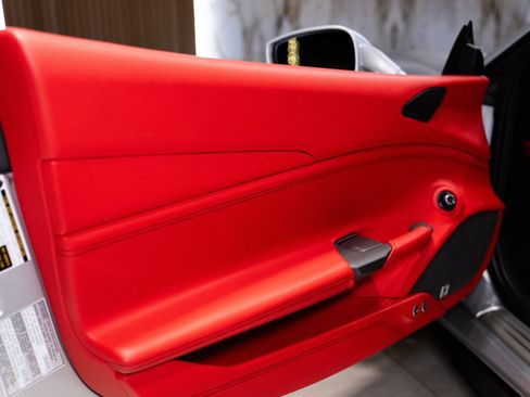 Used 2018 Ferrari 488 Spider RWD image 17