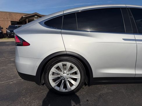 Used 2018 Tesla Model X 75D image 60