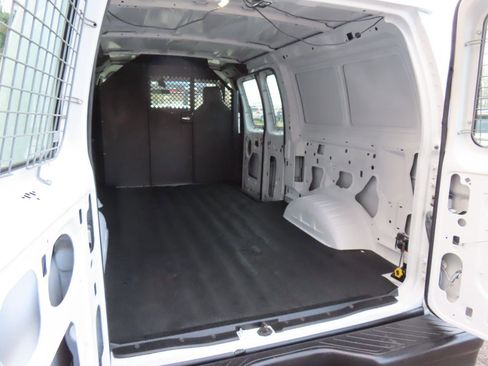 Used 2014 Ford E-150 and Econoline 150 image 11