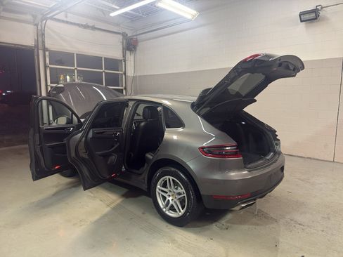 Used 2017 Porsche Macan image 11
