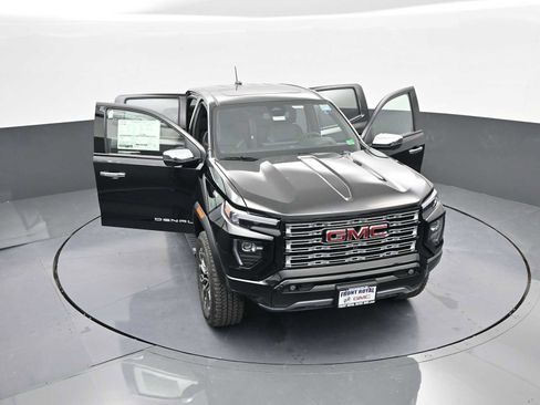 New 2026 GMC Canyon Denali image 42