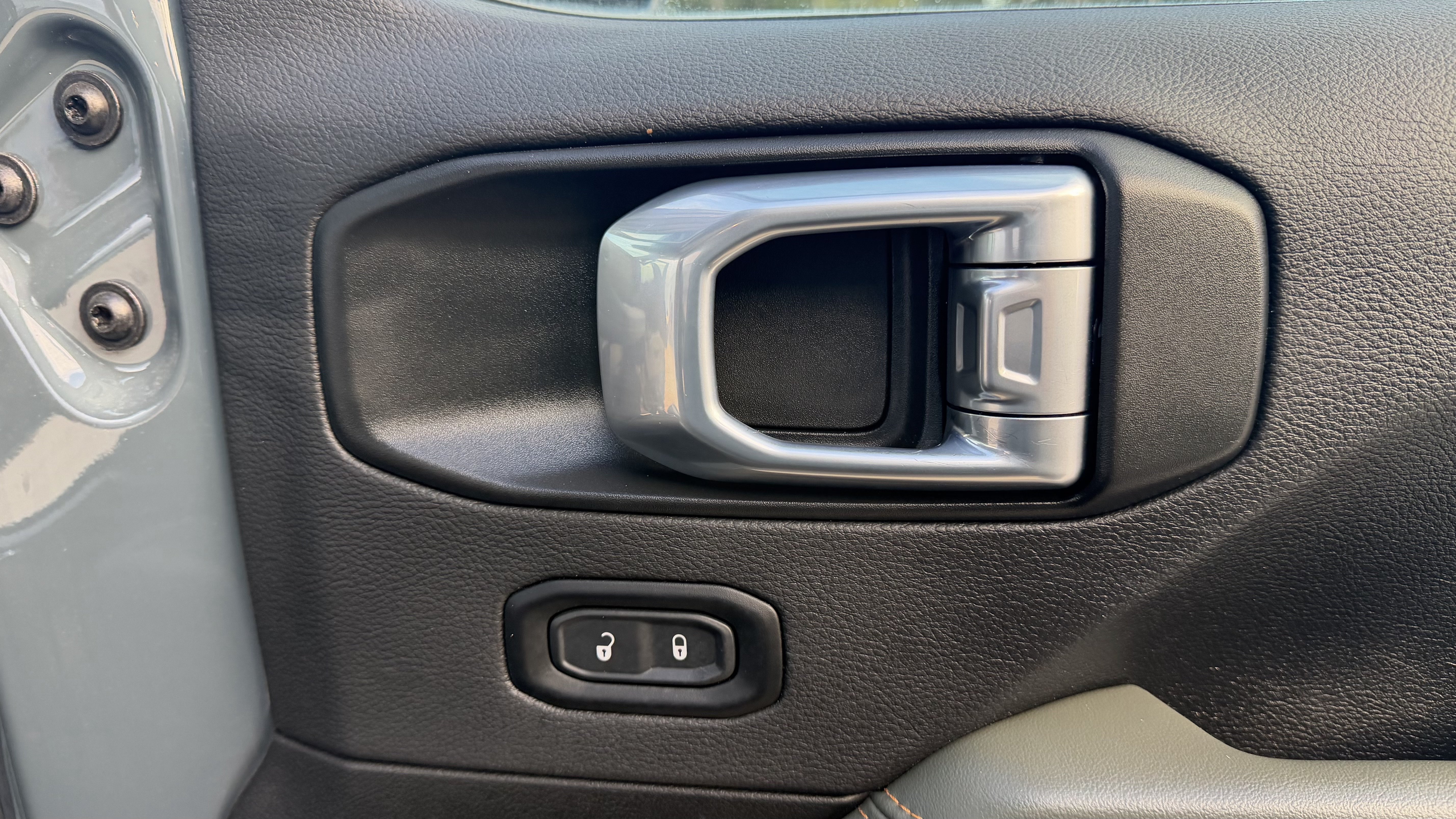 Used 2024 Jeep Gladiator Mojave AWD/4WD image 33