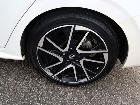 Used 2025 Nissan Sentra SR image 9