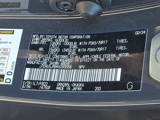 Used 2024 Toyota 4Runner SR5 AWD/4WD image 26