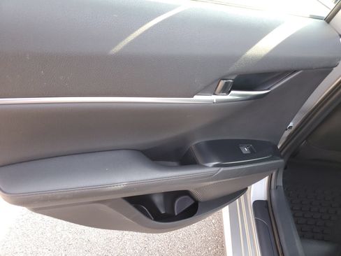 Certified 2020 Toyota Camry XLE FWD image 15