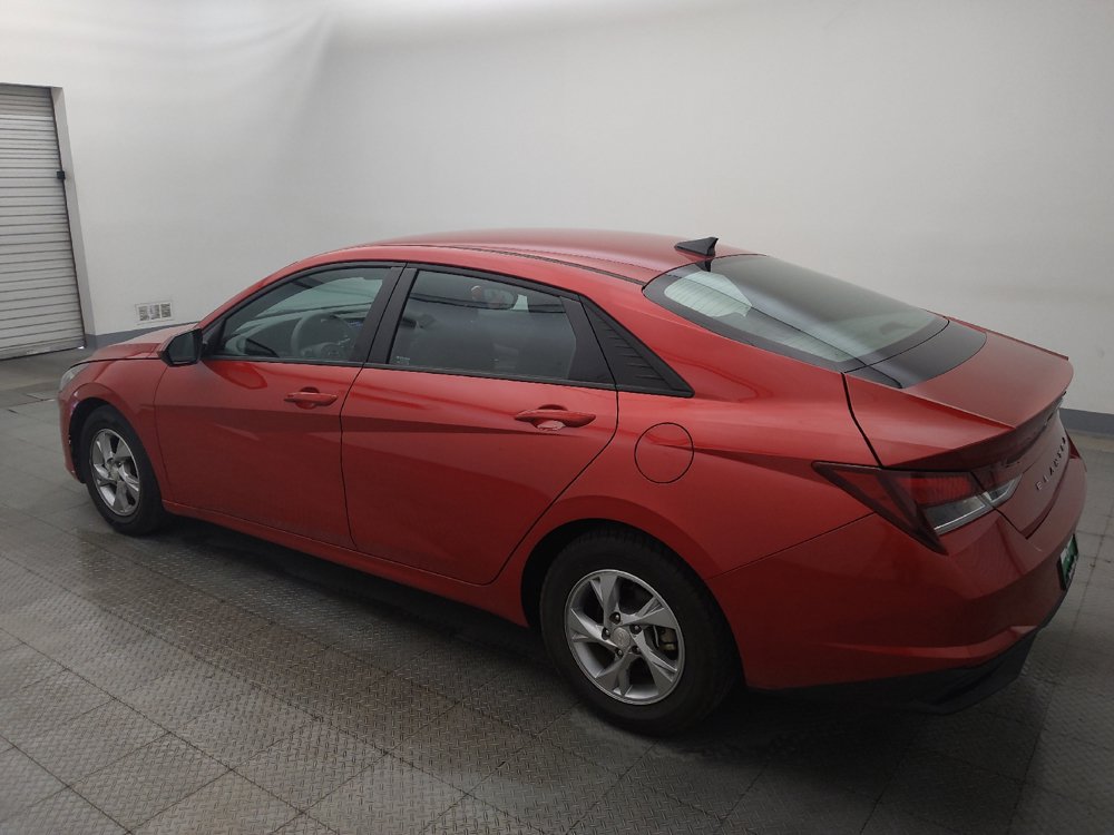 Used 2021 Hyundai Elantra SE FWD image 3