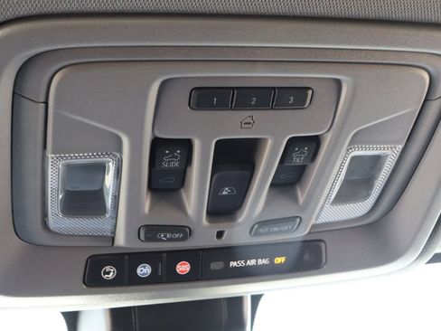 Used 2022 GMC Sierra 3500 Denali AWD/4WD image 31