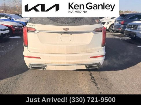 Used 2022 Cadillac XT6 Premium Luxury image 6