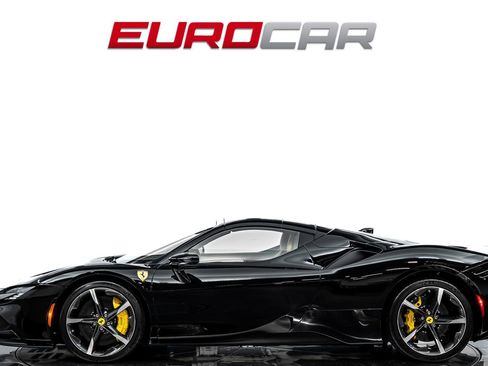 Used 2024 Ferrari SF90 Spider image 3