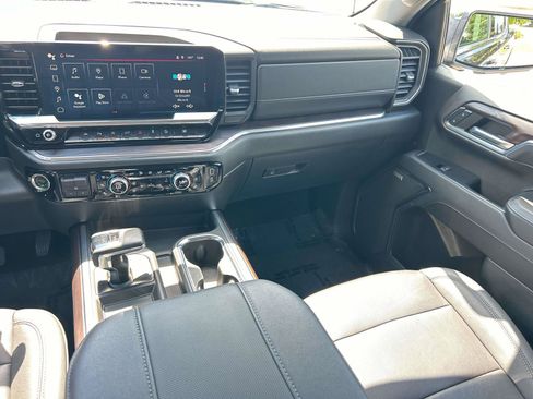 Used 2024 GMC Sierra 1500 SLT w/ SLT Premium Plus Package AWD/4WD image 30