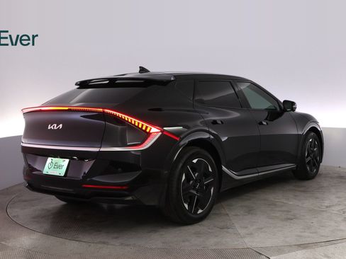 Used 2025 Kia EV6 Wind RWD image 3