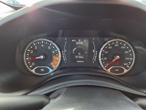 Used 2015 Jeep Renegade Latitude FWD image 30