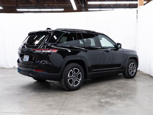 Used 2023 Jeep Grand Cherokee Trailhawk w/ Advanced Protech Group II image 6