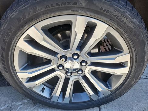 Used 2018 GMC Yukon Denali w/ Denali Ultimate Package AWD/4WD image 24