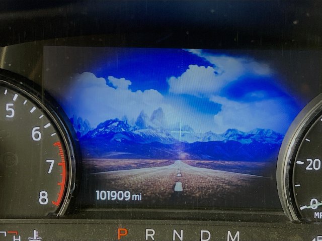 Used 2020 Ford Explorer XLT w/ Equipment Group 202A AWD/4WD image 5