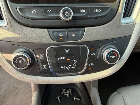 Used 2022 Chevrolet Malibu LS FWD image 24
