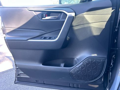 Used 2023 Toyota RAV4 XLE image 17