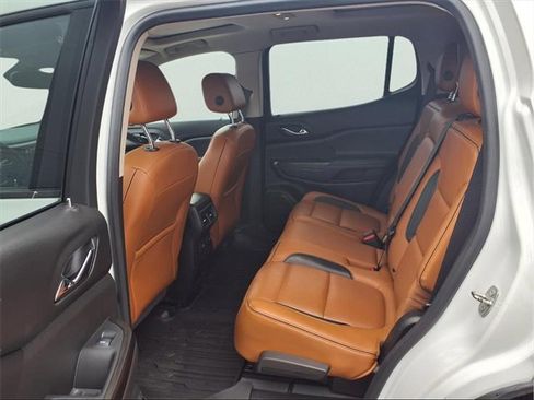 Used 2017 GMC Acadia SLT image 23