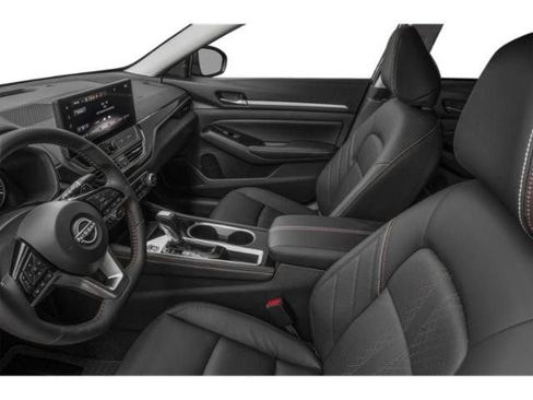 Used 2025 Nissan Altima 2.5 SR FWD image 11