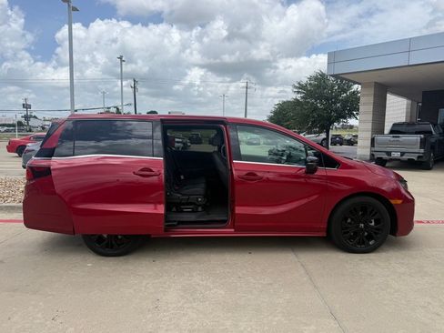 Used 2025 Honda Odyssey Sport-L image 10