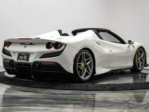 Used 2022 Ferrari F8 Tributo RWD image 22