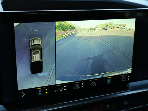 Used 2022 Chevrolet Silverado 1500 LTZ w/ LTZ Convenience Package II AWD/4WD image 5