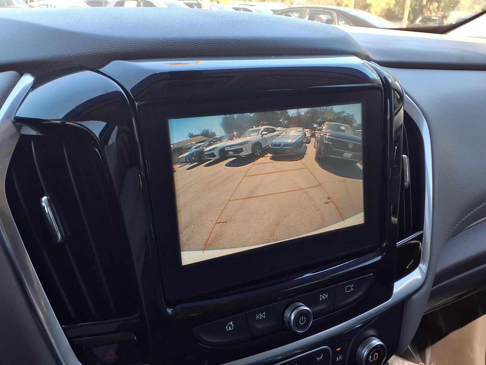 Used 2019 Chevrolet Traverse LT FWD image 9