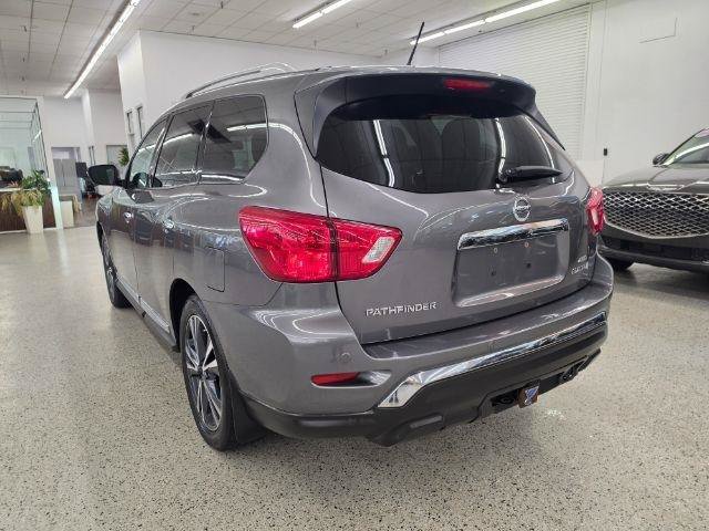 Used 2018 Nissan Pathfinder Platinum AWD/4WD image 6