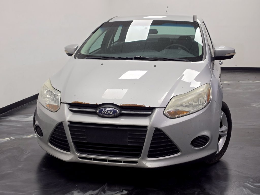 Used 2014 Ford Focus SE w/ Interior Protection Package FWD image 3