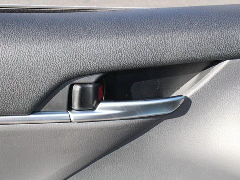 Used 2024 Toyota Camry SE image 14