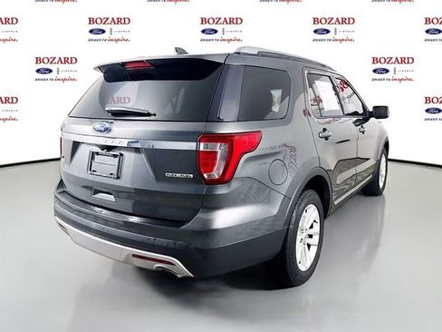 Used 2016 Ford Explorer XLT w/ Equipment Group 202A image 8