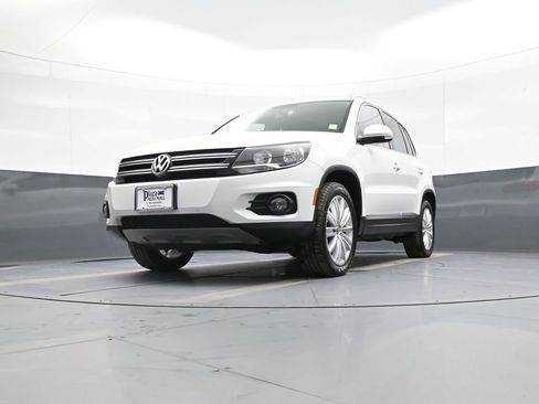Used 2015 Volkswagen Tiguan SE image 24