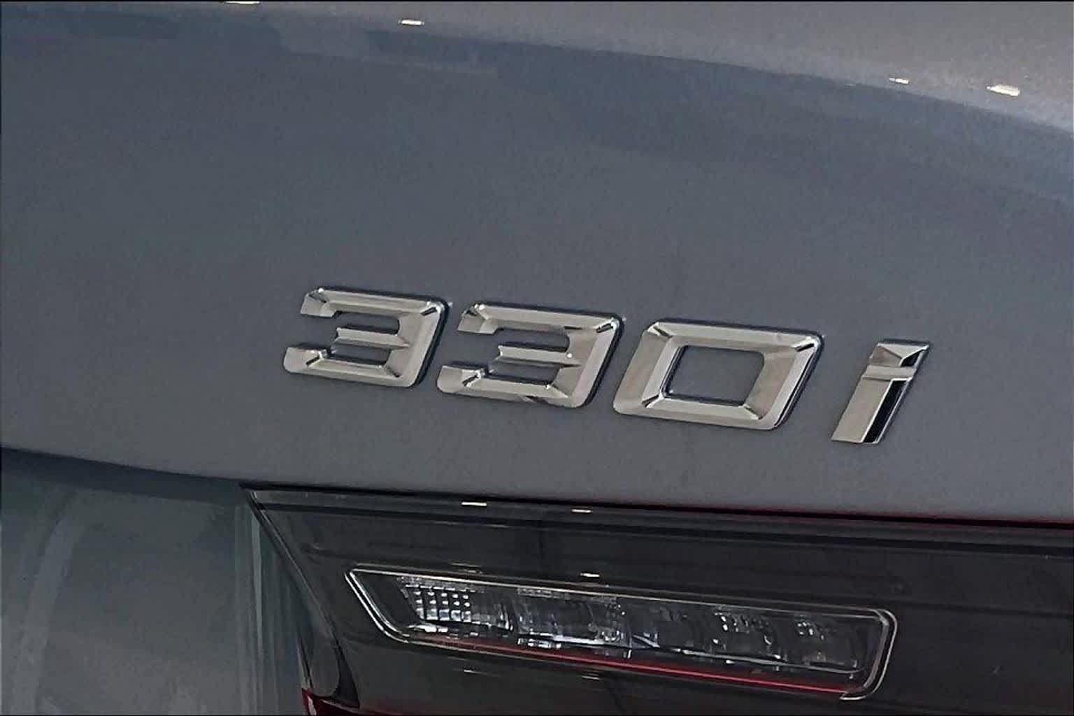 Used 2026 BMW 330i Sedan RWD image 9