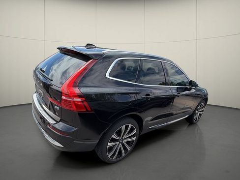 Used 2023 Volvo XC60 B5 Ultimate w/ Climate Package FWD image 7