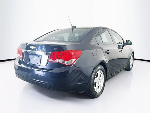 Used 2016 Chevrolet Cruze LT w/ Technology Package FWD image 9
