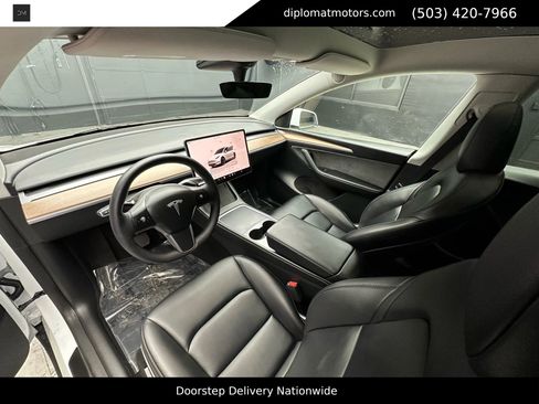 Used 2023 Tesla Model Y Long Range image 16