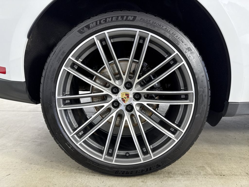 Certified 2026 Porsche Macan S AWD/4WD image 16