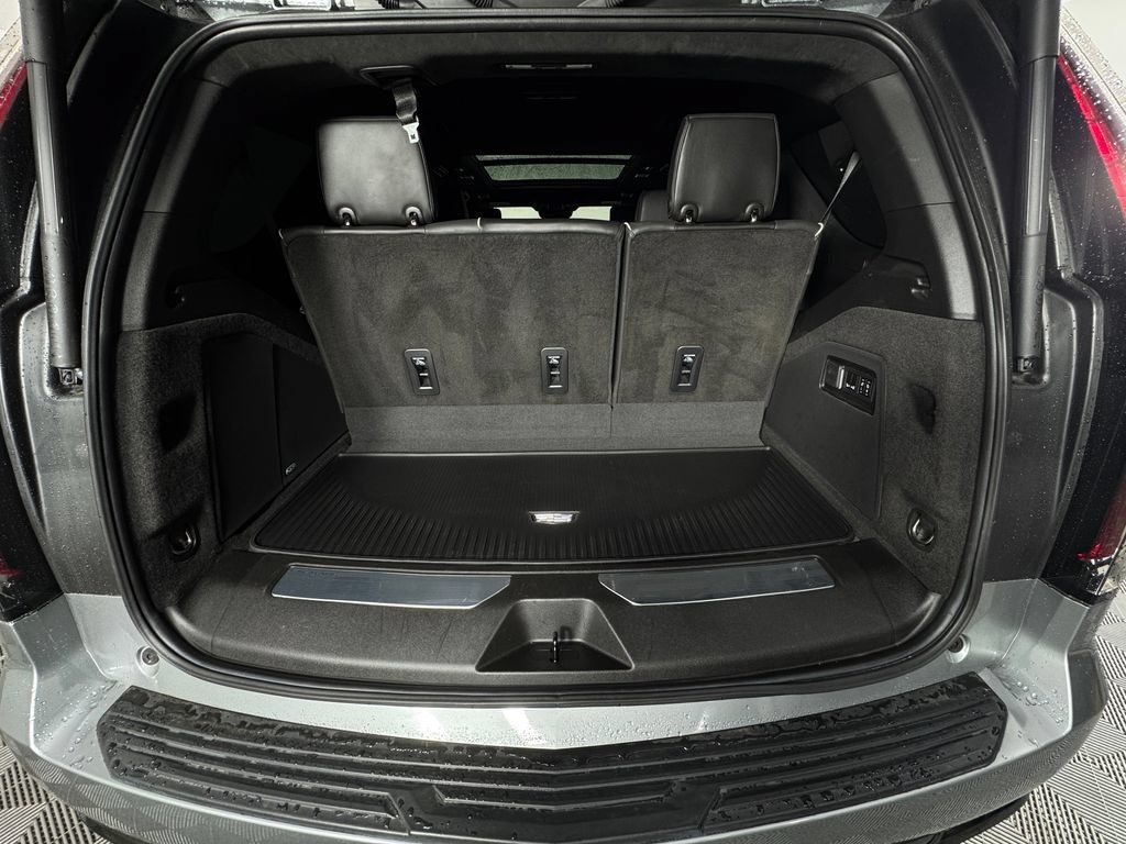 Used 2023 Cadillac Escalade V AWD/4WD image 8