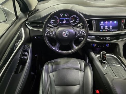 Used 2020 Buick Enclave Essence image 21