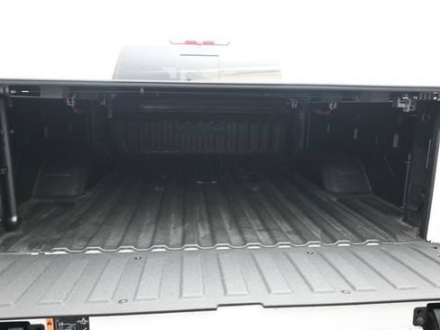 Used 2025 GMC Sierra 2500 AT4 AWD/4WD image 19