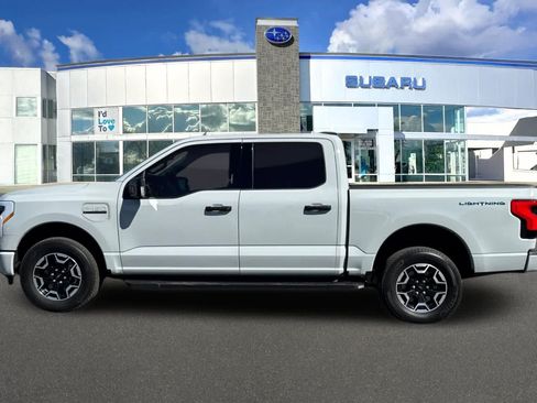 Used 2023 Ford F150 Lightning XLT AWD/4WD image 9