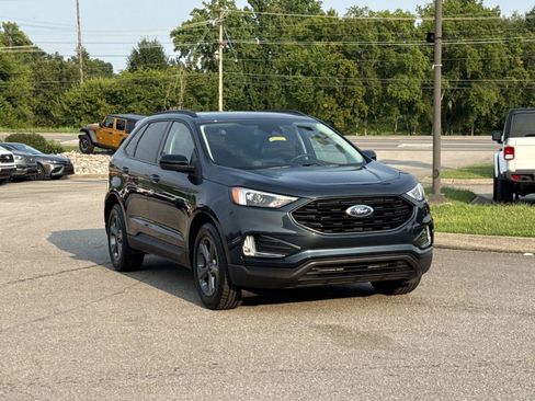 Used 2024 Ford Edge SEL w/ Sport Appearance Package AWD/4WD image 3