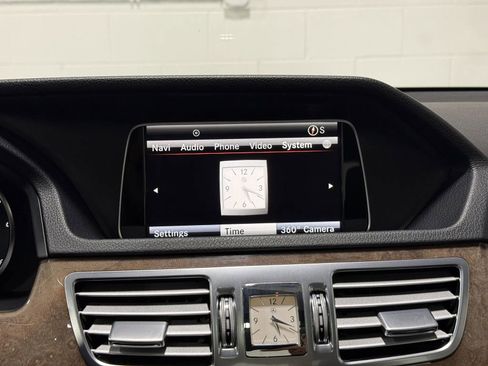 Used 2014 Mercedes-Benz E 350 4MATIC Sedan image 31